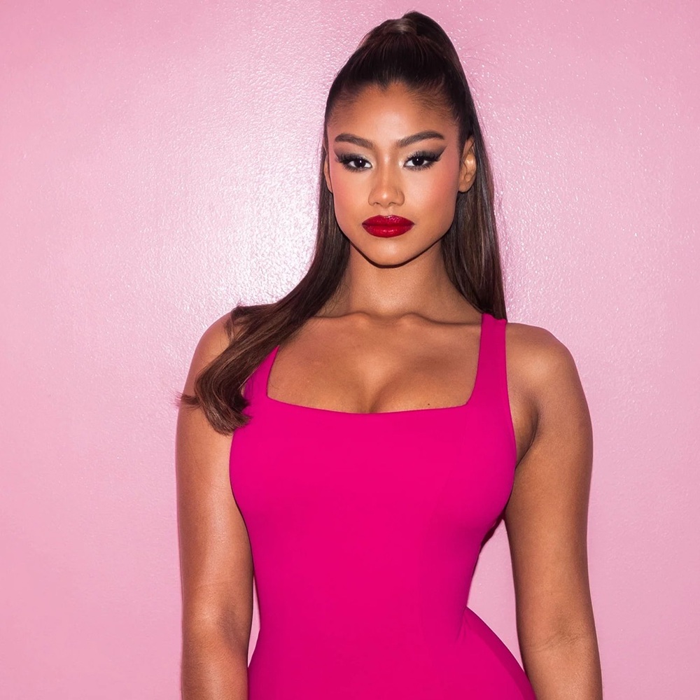 New TA3 sold out hot pink 
Hi cut squarey one piece
